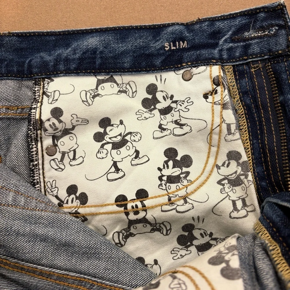 American Eagle x Disney Slim Fit Distressed Jeans Size 29 New With Tag